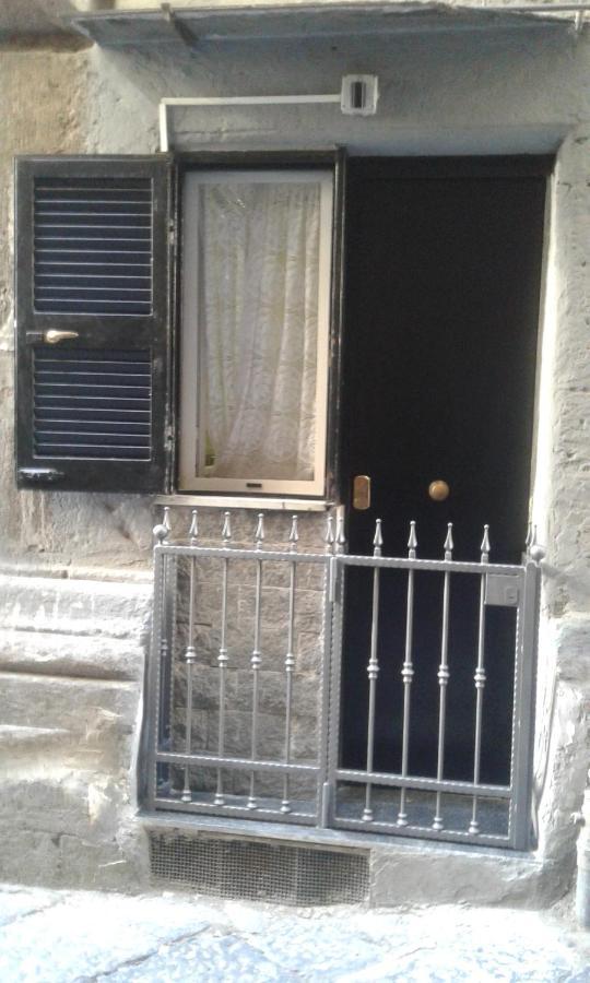 Monolocale Fronte Strada Napoli Centro Storico Villa Kültér fotó